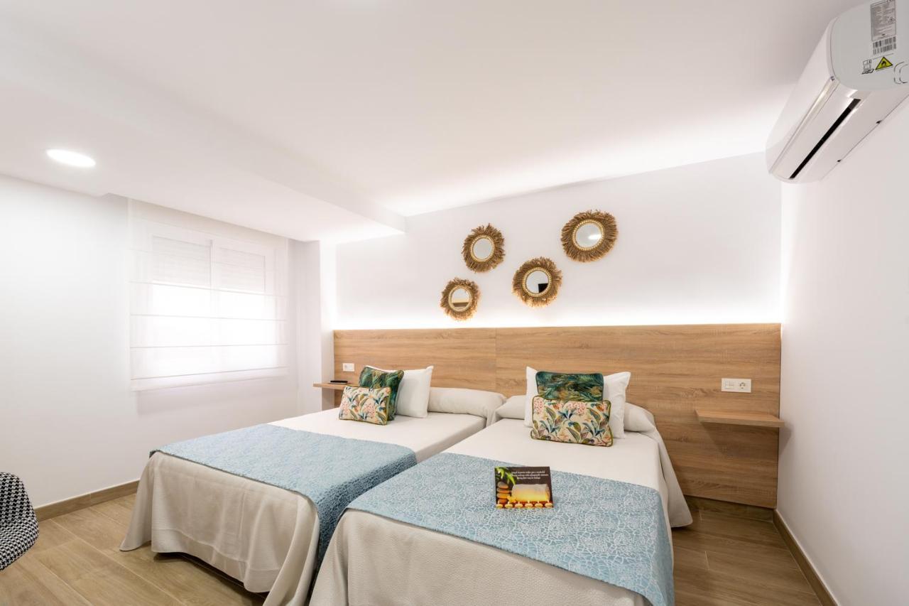 Hostal Romerito Málaga Esterno foto