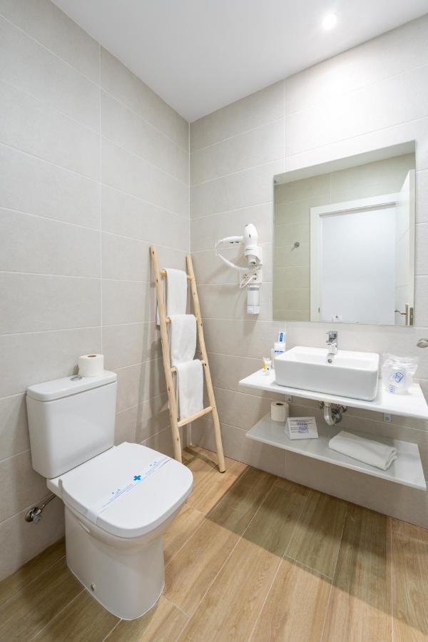 Hostal Romerito Málaga Esterno foto