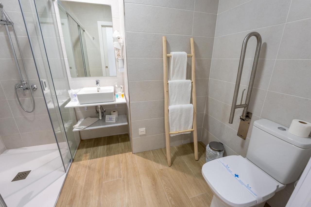 Hostal Romerito Málaga Esterno foto