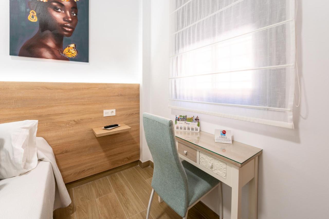 Hostal Romerito Málaga Esterno foto