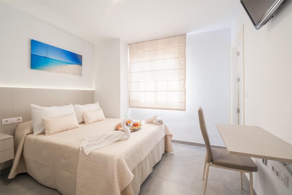 Hostal Romerito Málaga Esterno foto